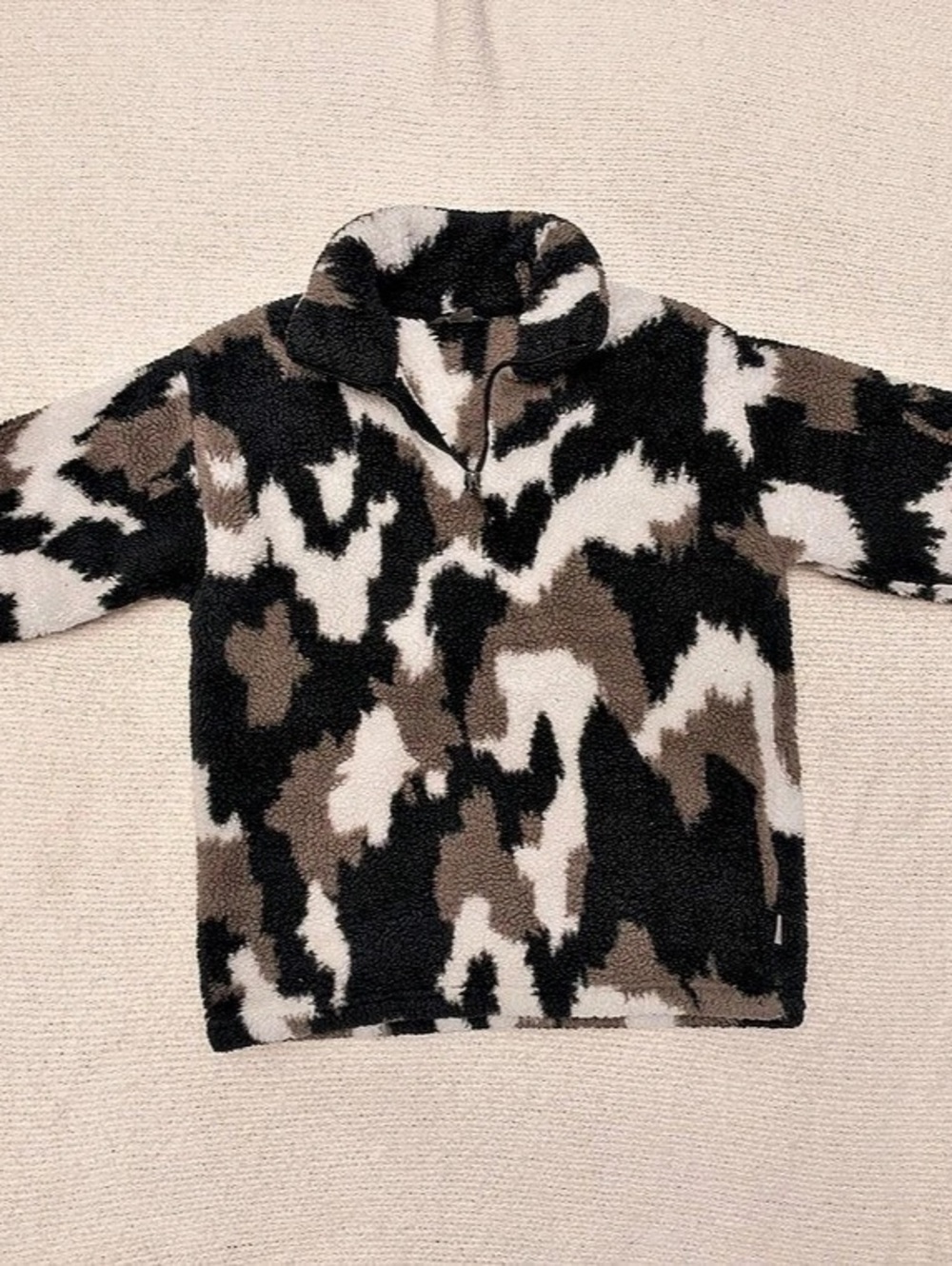 Eddie Bauer Camo Fleece Pullover in Black & Tan, Cream  Size XS
